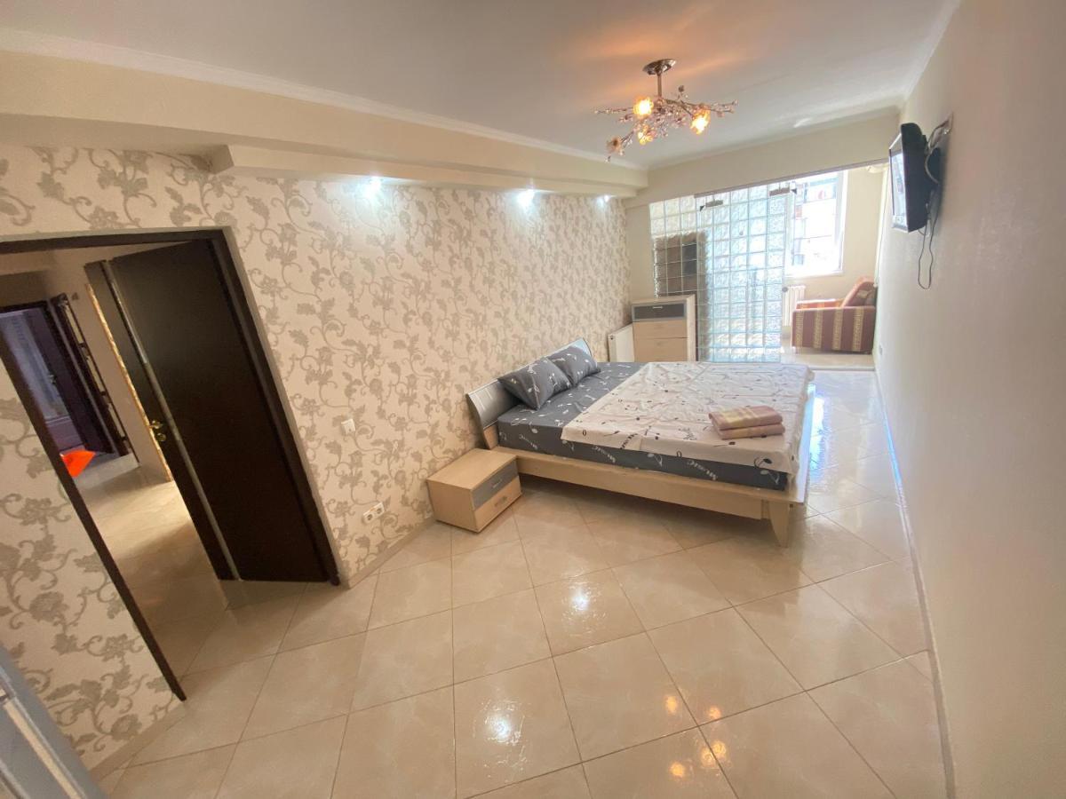Ultra Central Double Room Appartment In Chisinau Eksteriør bilde
