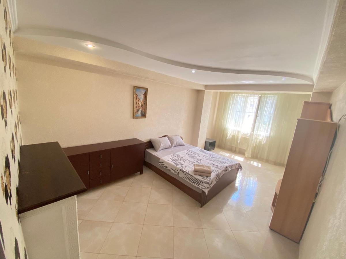 Ultra Central Double Room Appartment In Chisinau Eksteriør bilde