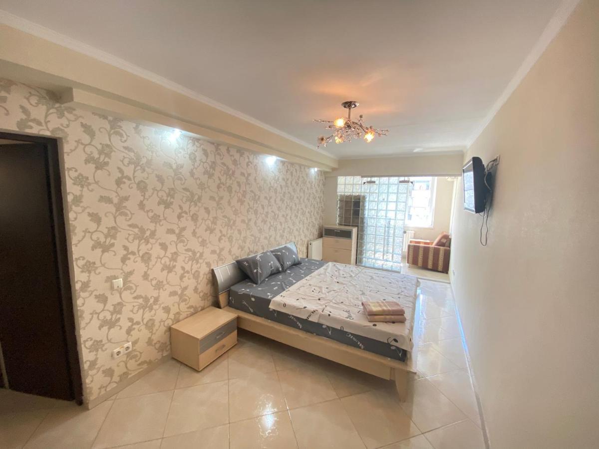 Ultra Central Double Room Appartment In Chisinau Eksteriør bilde